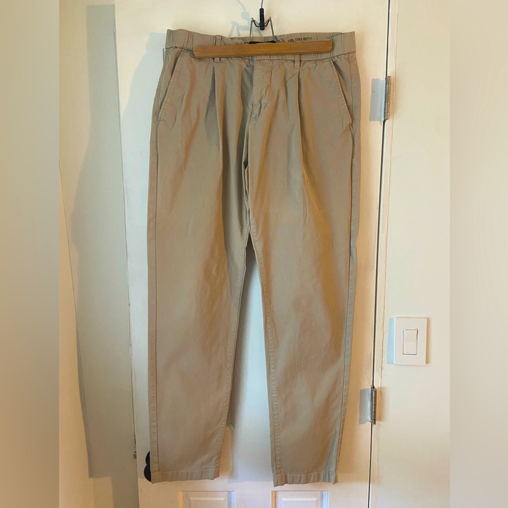 Marco Polo jogger khaki pants sz 31/32 ( run smaller than tag size)